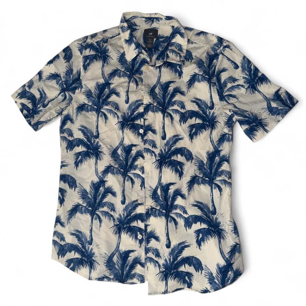 H&M Blue Palm Tree Print Muscle Fit Short Sleeve Button Up Shirt